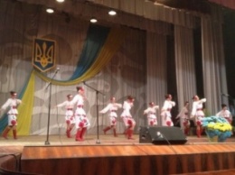 В Мирнограде (Димитрове) состоялся праздничный концерт ко Дню Конституции