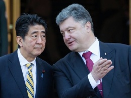 Япония передала украинским правоохранителям 1500 автомобилей