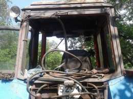 В Луганской области на мине подорвался трактор