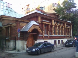 Особняк покойного Александра Пороховщикова в центре Москвы ограбили бомжи