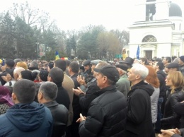 В Кишиневе 10 тысяч человек вышли на антиправительственный митинг
