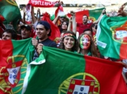 Сексуальные фанатки на матче Польша - Португалия (ФОТО)