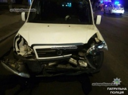 ДТП в Полтаве: водитель ЗАЗ-110307 не пропустил Fiat Doblo и попал в больницу. ФОТО