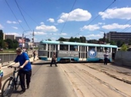 На Плехановской снова "дрифтовал" трамвай (ФОТО)