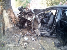 Volkswagen въехал в дерево: двое погибших, четверо в реанимации