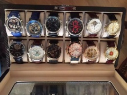 У зампрокурора Ровенской области обнаружены драгоценности и часы на сотни тысяч долларов (фото)