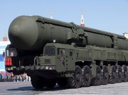 Если ядерное оружие будет размещено в Крыму, это станет угрозой для всего мира, заявил Полторак