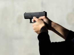 В Ровенской обл. военнослужащий из табельного оружия прострелил девушке ногу