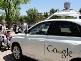 Google будет отчитываться о том, как проходят тесты беспилотных автомобилей