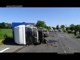 ДТП на Полтавщине: в лобовухе Volkswagen Caddy с грузовиком погиб пассажир, остальные чудом выжили. ФОТО