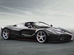 В Сети опубликованы изображения открытого Ferrari LaFerrari