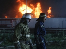 СМИ: На горящей в Киевской области нефтебазе прогремел новый взрыв