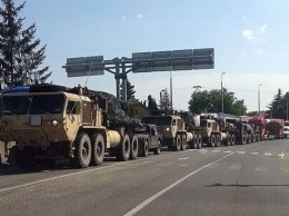 Венгерские СМИ заметили на границе с Украиной колонну военной техники