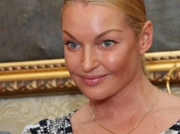 В сети вновь появились фотографии обнаженной Волочковой в бане