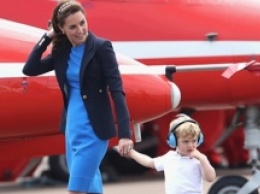 Принц Джордж с родителями впервые посетил аэрошоу Royal International Air Tattoo