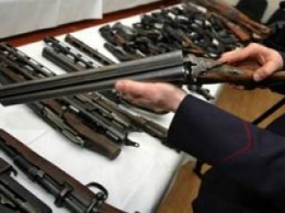 Трое жителей Николаевщины добровольно сдали оружие полицейским