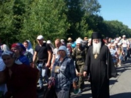 Архиепископ Полтавский и Кременчугский Федор рассказал, какие угрозы может принести крестный ход из Донбасса