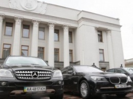 Депутаты задекларировали почти 1 тыс. транспортных средств в 2015
