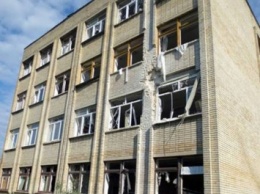 В Красногоровке боевики обстреляли здание местной школы