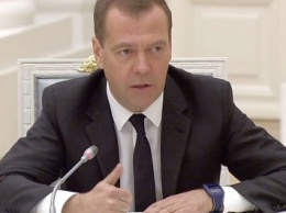 Дмитрий Медведев променял Apple Watch на пластиковые часы за сто долларов [фото]