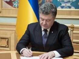 Президент Украины защитил от люстрации командующего Воздушных сил ВСУ