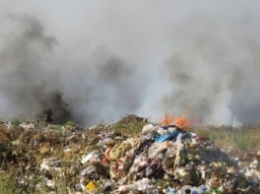 В Болграде уже несколько дней подряд горит и дымит мусорная свалка