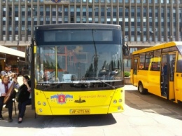 В Запорожье презентовали автобусы пригородных маршрутов (ФОТО)