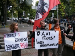 Уголь в крови и куски мяса: Корчинский устроил перфоманс против закупки угля в ДНР