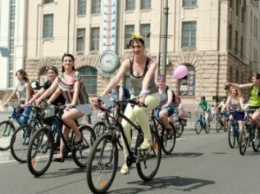 Девушки отправятся на велопарад, а поклонники будут ждать на финише