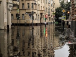 Москва ушла под воду: Аномальные ливни обрушились на российскую столицу
