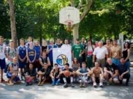В Николаеве прошел турнир по уличному баскетболу "Nikolaev Cup 3&215;3"