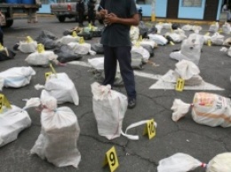Мексиканские полицейские выловили в море 800 кг кокаина