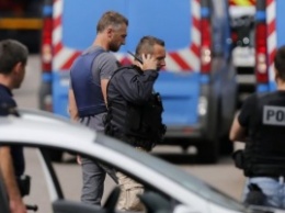 Полиция застрелила захватчиков церкви во Франции, один заложник погиб