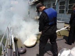 В Мариуполе морские пограничники тушили условный пожар (ФОТО)
