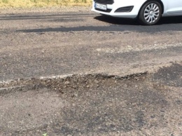 Частной компании поручили ремонт дороги на Очаков из-за выявленных нарушений в работе облавтодора