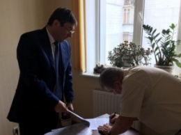 Луценко вручил подозрение судье Высшего хозсуда Швецу