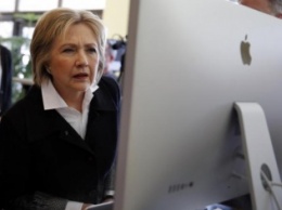 Хаккеры взломали компьютерную сеть предвыборного штаба Клинтон, - Reuters