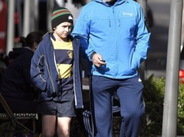 Рассел Кроу на прогулке с младшим сыном Теннисоном в Сиднее
