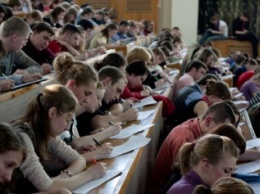 Все дипломные работы российских студентов проверят на плагиат