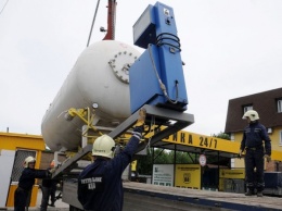 В Киеве продолжают демонтировать незаконные газовые заправки