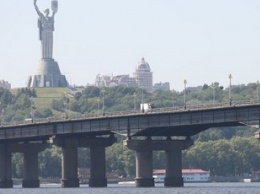Киевляне бьют тревогу: разрушается визитная карточка столицы Украины - мост Патона