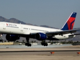 Авиакомпания Delta сегодня ожидает отмены более ста рейсов