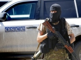 Боевик запретил патрулю миссии ОБСЕ проехать к подконтрольным "ЛНР" районам