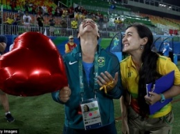 Олимпиада-2016: Девушка-волонтер сделала предложение бразильской регбистке после финального матча