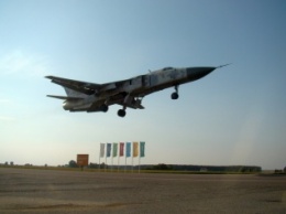 Украинские истребители успешно отработали элементы взлета и посадки на автотрассу, - Минобороны