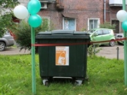 В Новокузнецке состоялось торжественное открытие мусорного бака