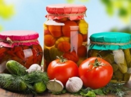 Ученые: Консервированные овощи способны вызвать рак желудка