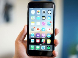 OLED-дисплей получит только «премиальная версия» iPhone