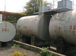 В Каменском мини-НПЗ изготавливал контрафактное топливо