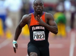 Клемент завоевал 31-ю медаль для сборной США в беге на 400 метров с барьерами